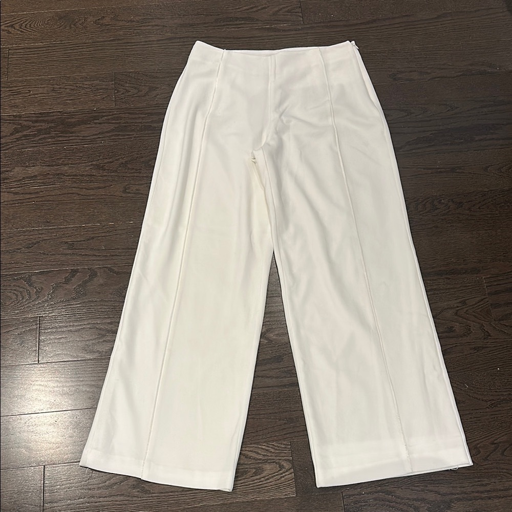 Halston cream front pleat trouser size 8